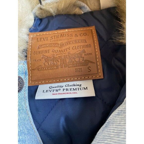 Levi's Premium Oversized Faux Fur Women Trucker S - Picture 7 of 11